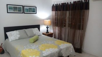 Signature Skys Guest Apartments 킹스톤 외부 사진